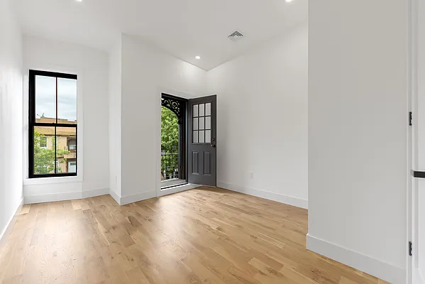 Rented by Freestone Property Group | media 8