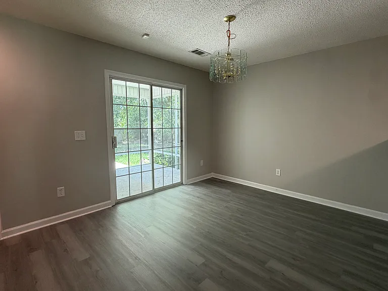 108 Linda Kay Ct — Photo 5