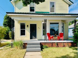 44 Magill St, Manistee, MI 49660