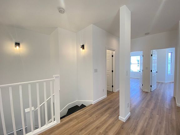 3rd image of 1080-1082 Capp St