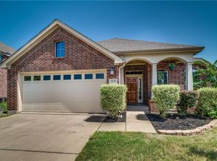 215 Bison Meadow Dr, Waxahachie, TX 75165