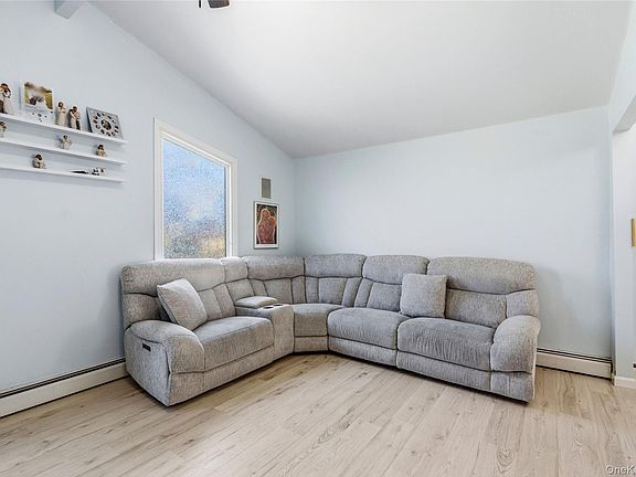 5th image of 82 Robinwood Drive