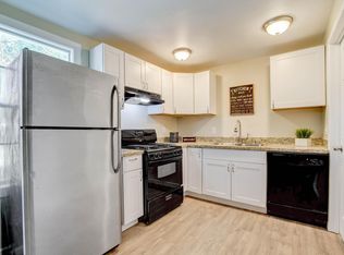 108 Arbor St #B, Baytown, TX 77520