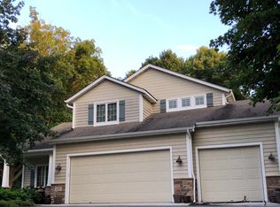 18985 Azure Rd, Deephaven, MN 55391