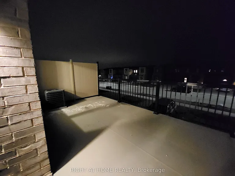 23 Fairlane Ave — Photo 11