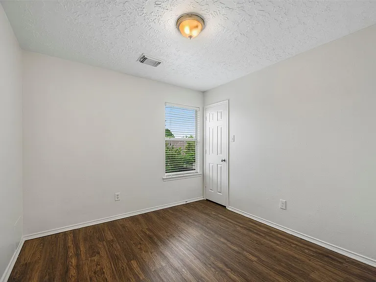 18401 Sunrise Oaks Ct — Photo 21
