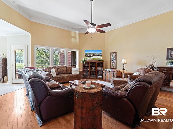 5th image of 8718 Lake View Dr