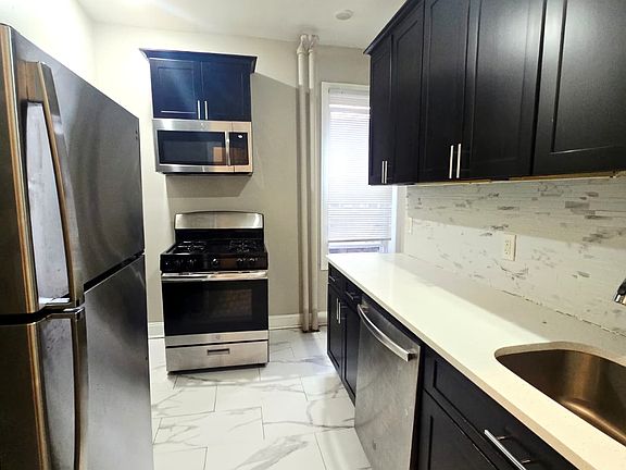 2nd image of 158 Bergen Ave #1B