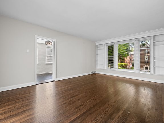 3rd image of 7535 Oxford Dr APT 2