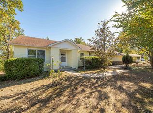 1328 Lakeshore Dr, Hot Springs, AR 71913