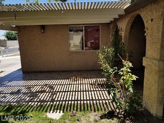 2nd image of 1135 Greymouth St