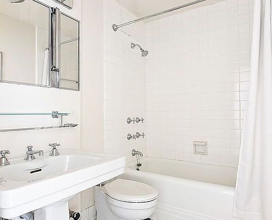 5th image of 24 W 55th St APT 9F