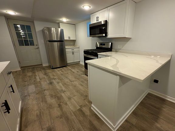 5th image of 2235 W Leland Ave #3