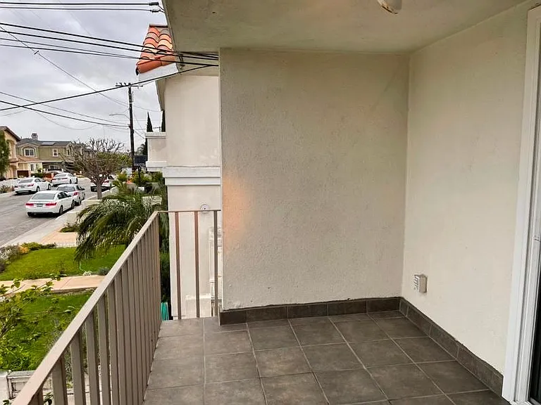 2104 Huntington Ln #C — Photo 17