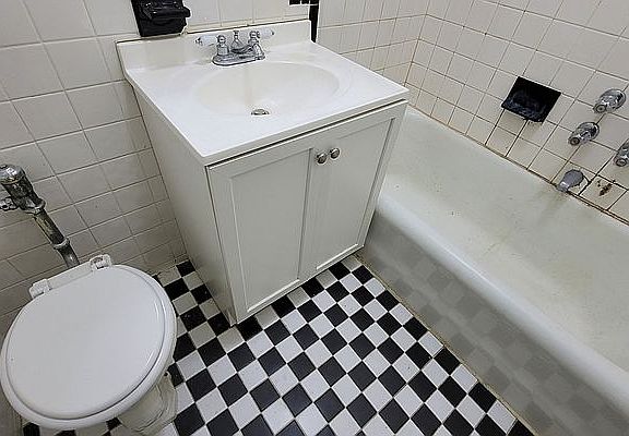 5th image of 10 Bennett Ave #1AN