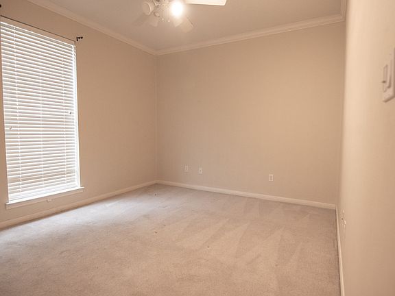3rd image of 6180 Gracemount Ln