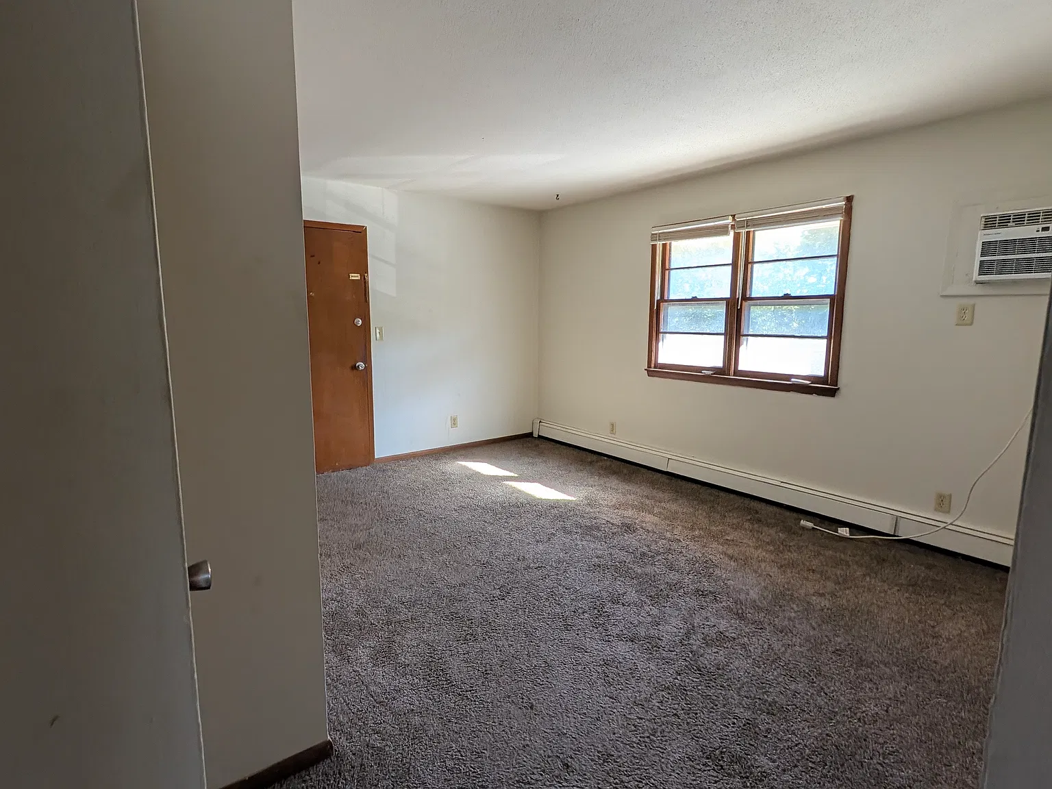 2 bed, $825 — Photo 1