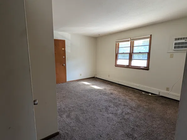 6671 NW 6th Dr #7, Des Moines, IA 50313