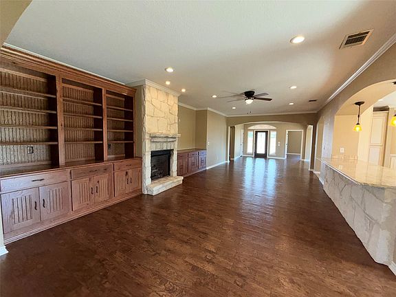 4th image of 1220 Hinchliffe Rd