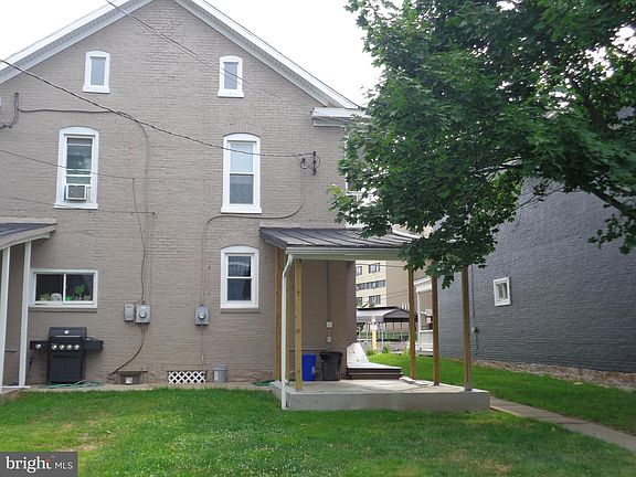 4th image of 205 S Main St