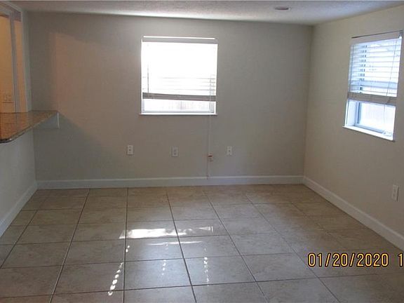 4th image of 610 Litchfield Way
