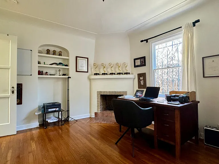 1518 S Genesee Ave — Photo 27