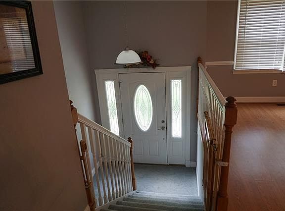3rd image of 3001 Oaklawn Ct