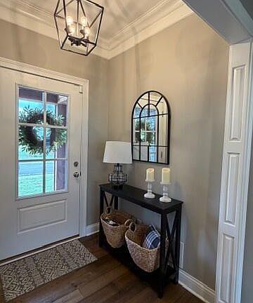 4th image of 215 Ruth Ln