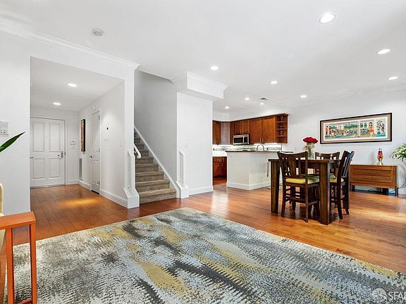 4th image of 49 Megan Dr