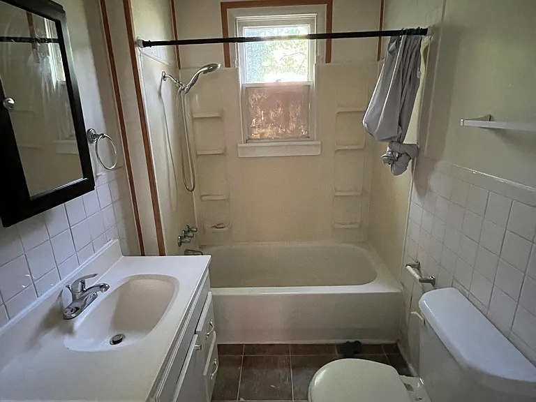 1305 E Park St — Photo 6