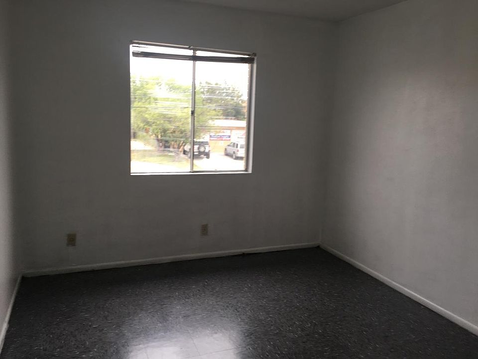 1st image of 1002 E San Carlos St APT 206