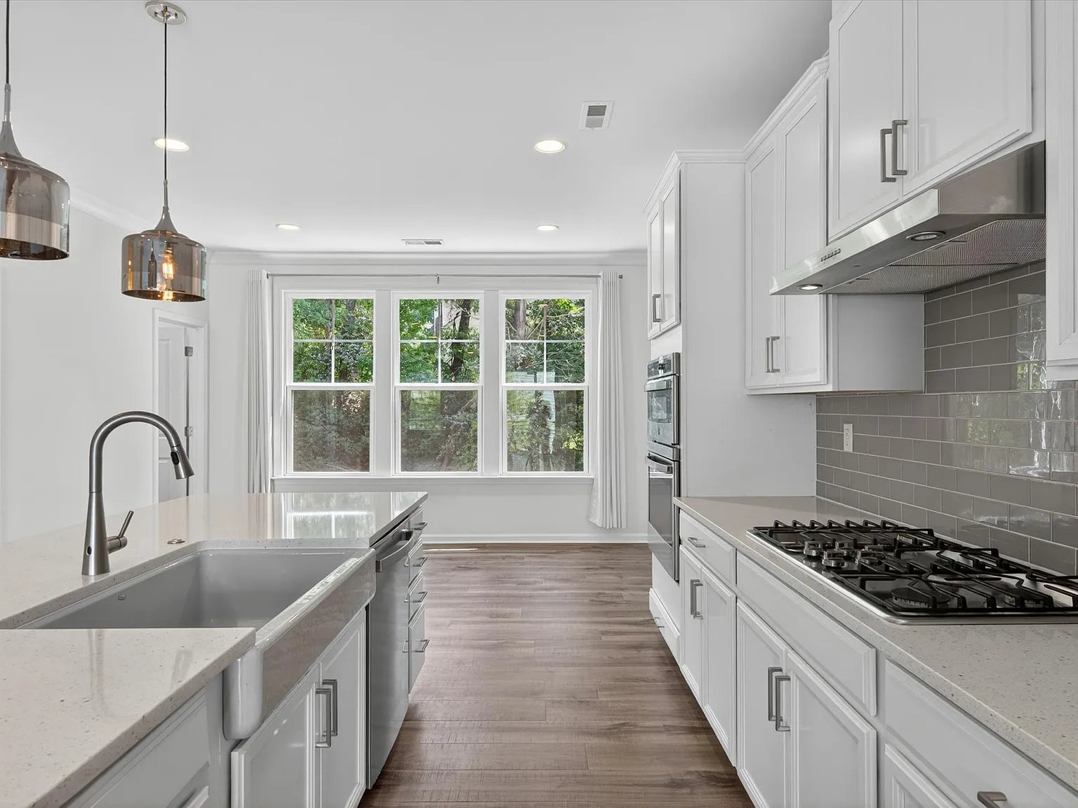 3 bed, 2.5 bath, 1960 sqft, $2,700 — Photo 4