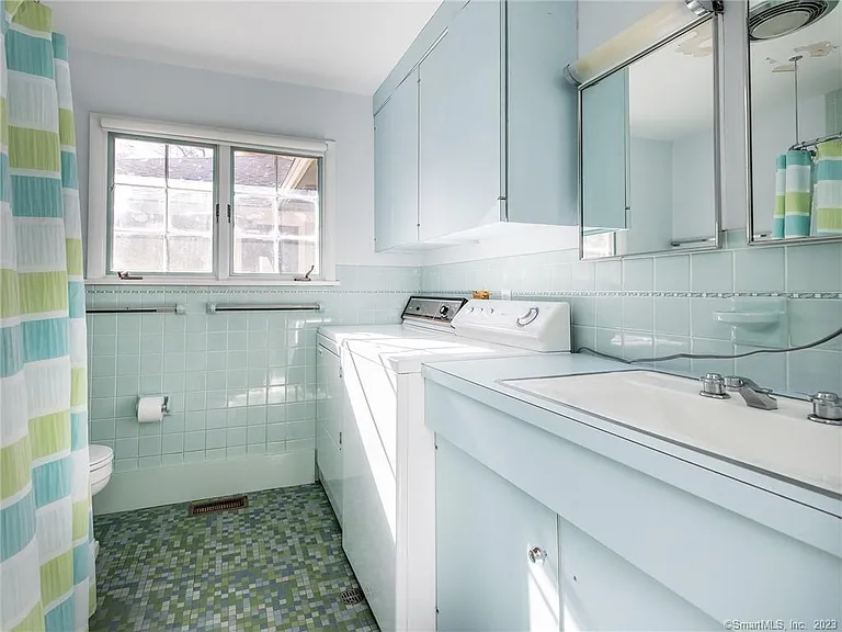 321 W Shore Rd — Photo 25