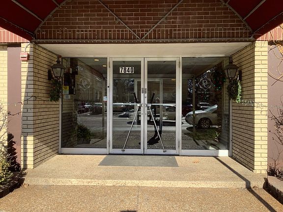 3rd image of 7840 W North Ave APT 4I
