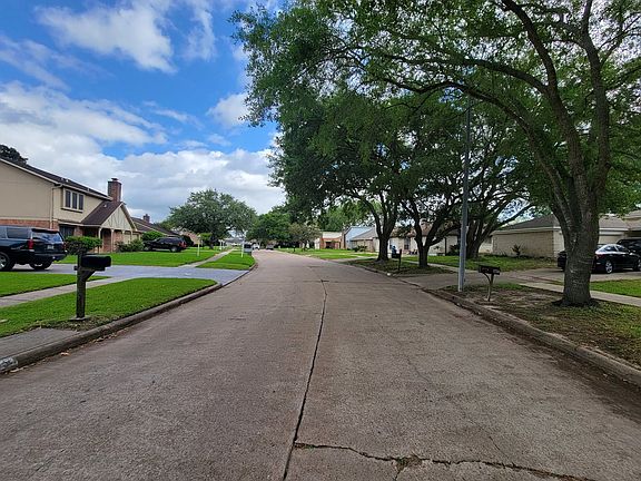 4th image of 1734 Hilton Head Dr