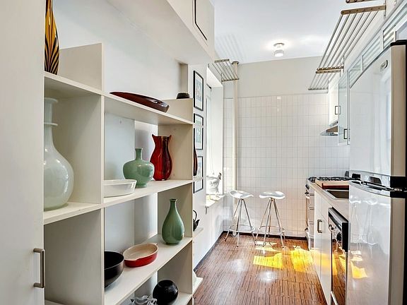 2nd image of 332 E 84th St APT 1D
