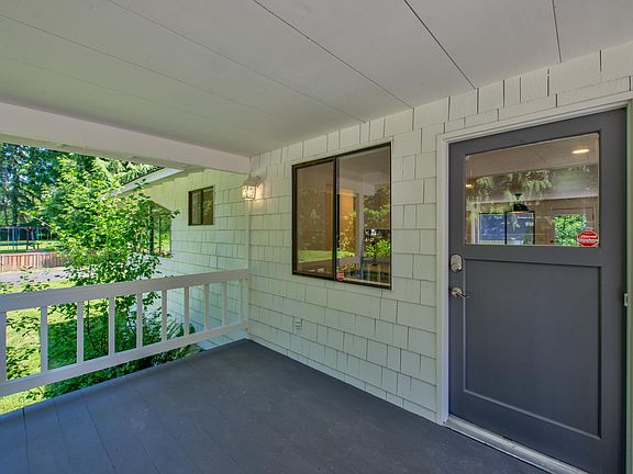 3rd image of 16902 NE Woodinville Duvall Rd