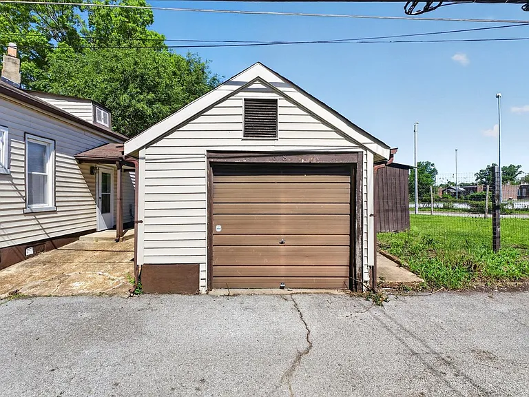 6118 Vermont Ave — Photo 23