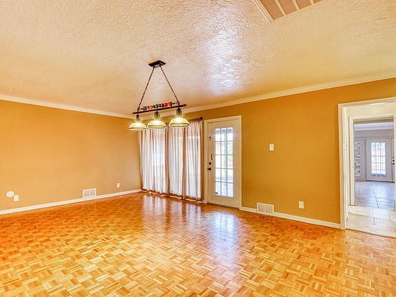 5th image of 4620 Frankfort Ave