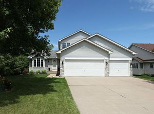 2896 Meadow Brook Dr, Woodbury, MN 55125