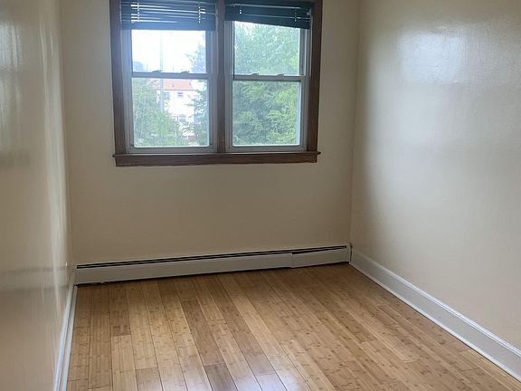 4th image of 147 Williams Ave Floor 2