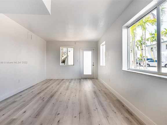 5th image of 16651 NE 18th Ave Building 10-73