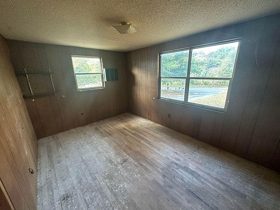 5th image of 9812 Birchwood Pike