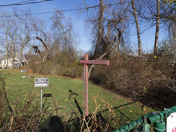 2nd image of 69 Shore Dr.