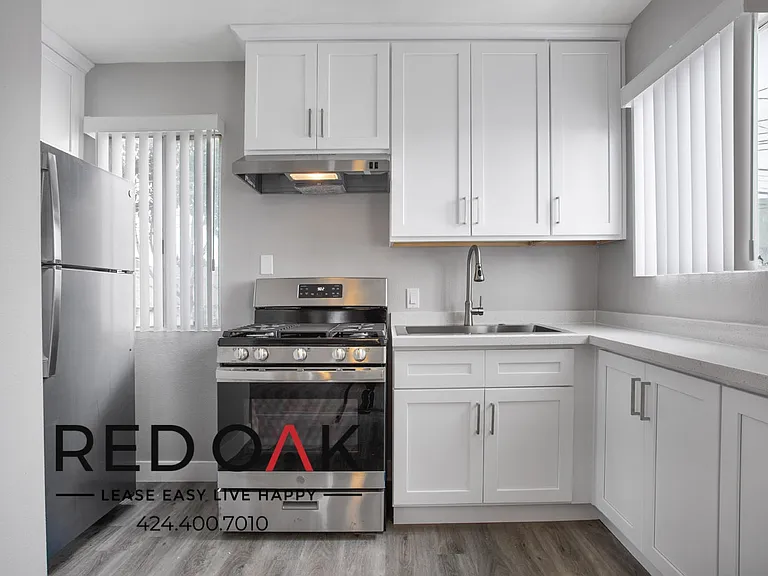 479 E 49th St #481-1/4 — Photo 10