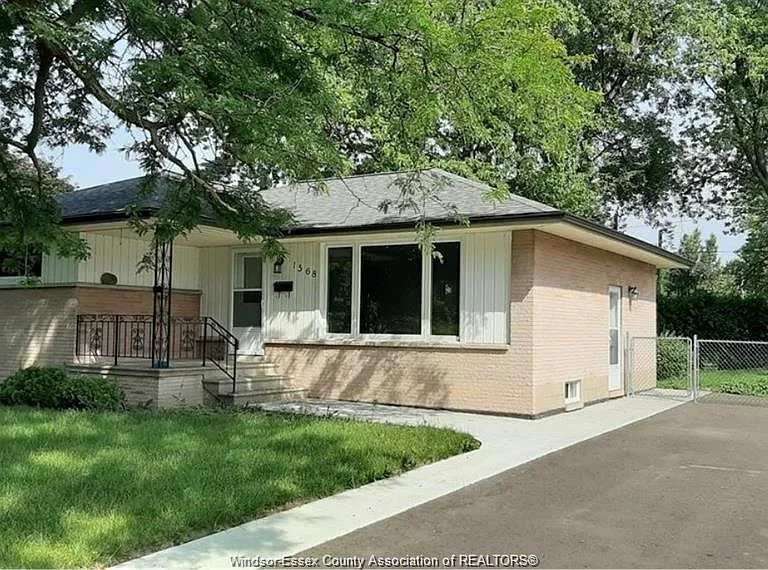 1568 Villa Maria Blvd N #MAIN — Photo 2