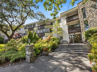 3962 Cedar Hill Rd #210, Saanich, BC V8N3B8