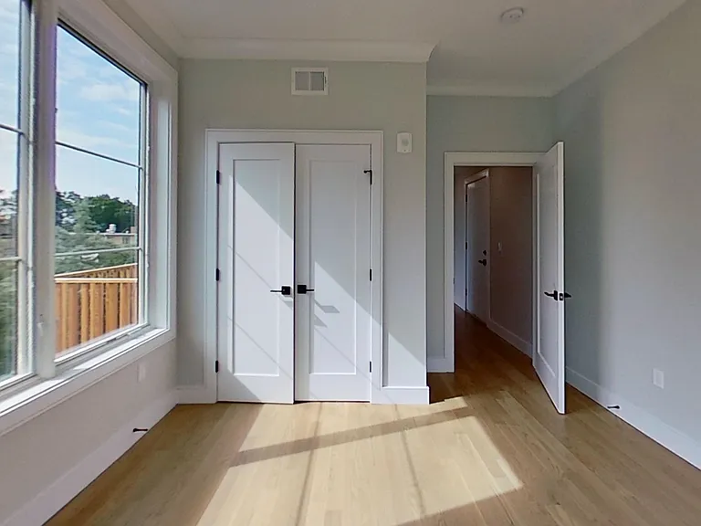 104-106 Warren St #5 — Photo 5