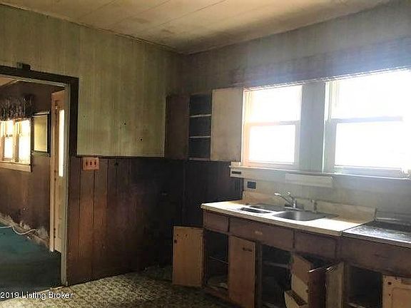 3rd image of 704 Ilchester Ave
