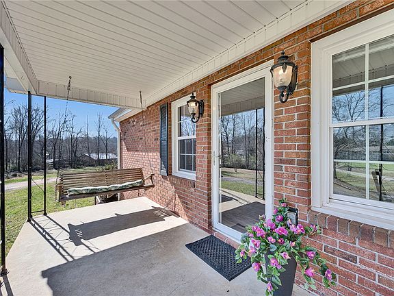 2nd image of 609 Robinson Bridge Rd